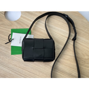 보테가베네타 카세트백 미니 (무광)