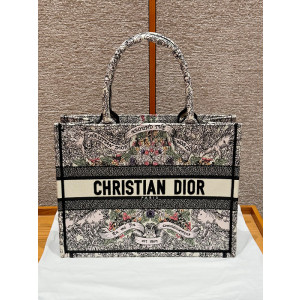 디올 북토트백 미디움