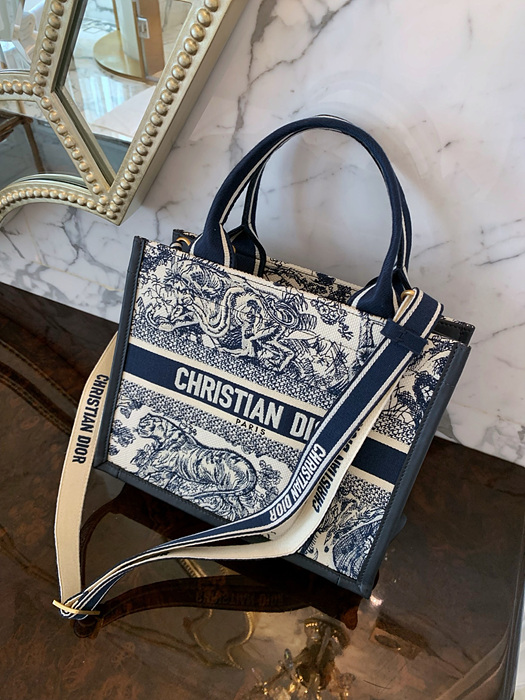 디올 북토트백 스몰 (숄더 스트랩 ver.)