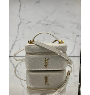생로랑 램스킨 소재의 가비 배니티 백 7667311