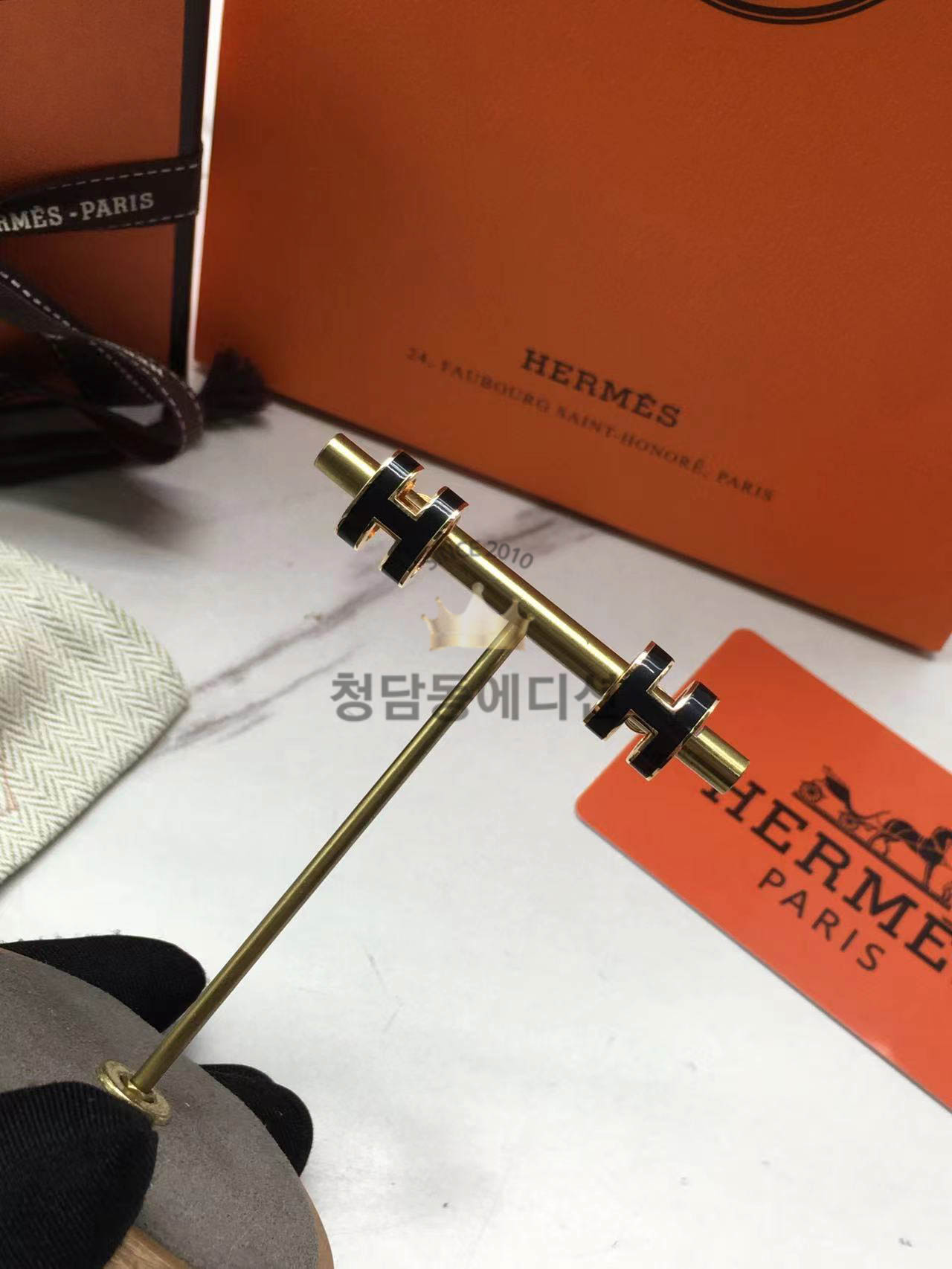 에르메스 팝아슈 귀걸이 (컬러 블랙) (미니 팝 / 팝)