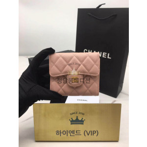 샤넬 클래식 캐비어 플랩 지갑 금장