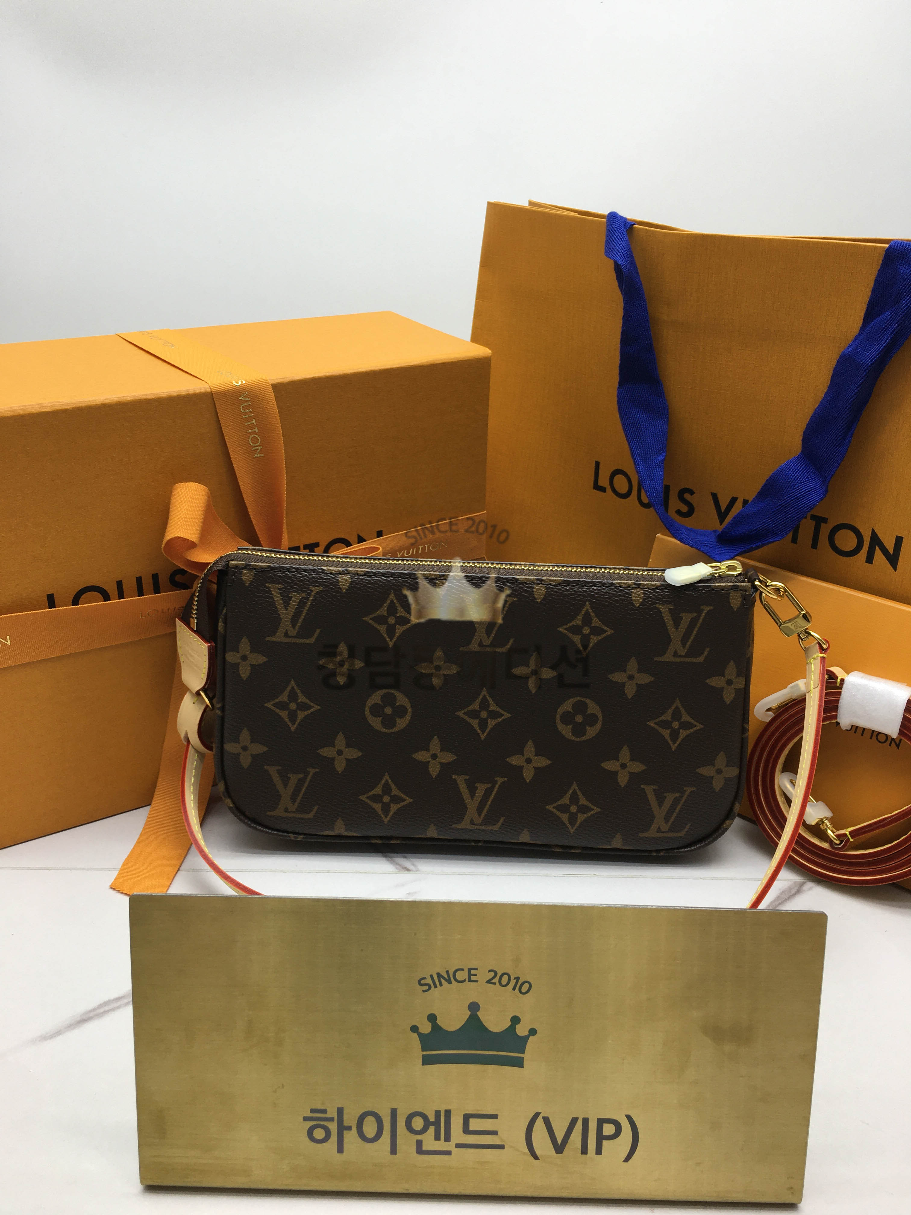 루이비통 모노그램 포쉐트 악세수아 NM M40712