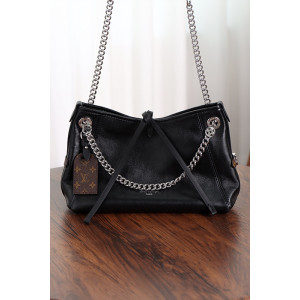 루이비통 캐리올 바이브 BB M12888