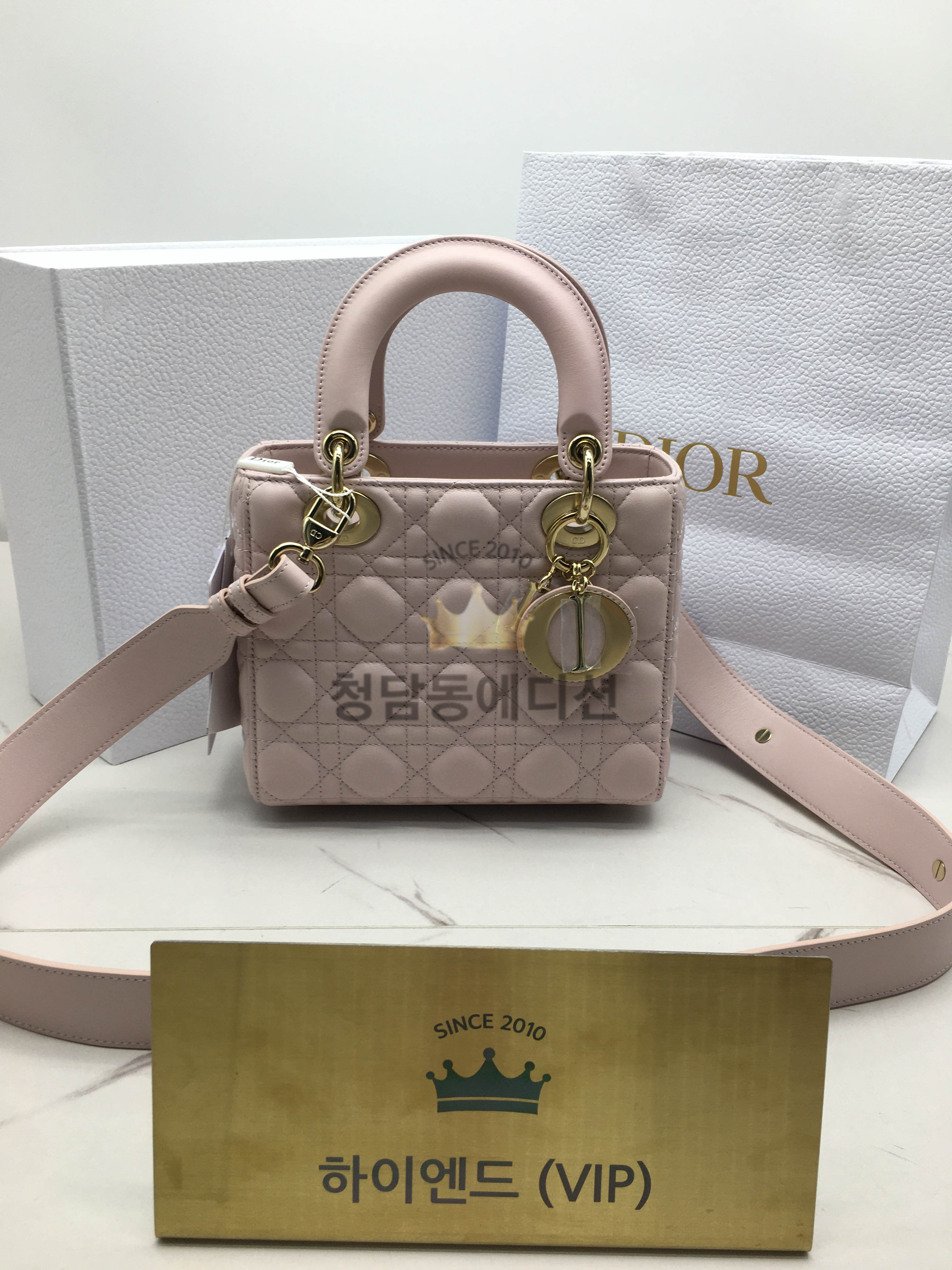 디올 레이디백 스몰 (램스킨) (upgrade ver.)