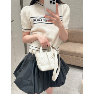 디올 뚜주흐 나노 버티컬 토트백 (컬러 라떼)