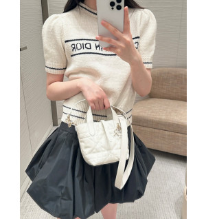 디올 뚜주흐 나노 버티컬 토트백 (컬러 라떼)