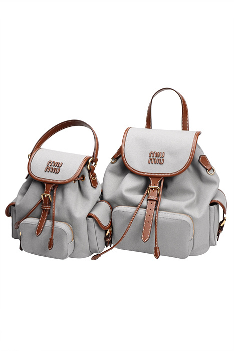 미우미우 엠보싱로고 캔버스 및 가죽 백팩 스몰, 미디움