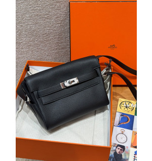 에르메스 켈리 메신저백 올수공 (컬러 누아(블랙)) (Renewal ver.)