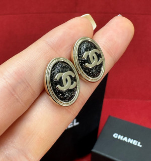 샤넬 에나멜 귀걸이