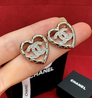 샤넬 하트 귀걸이
