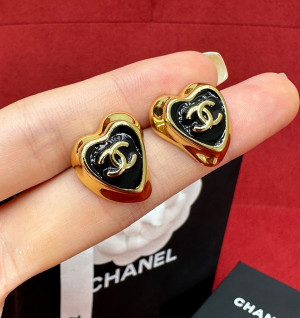 샤넬 하트 귀걸이