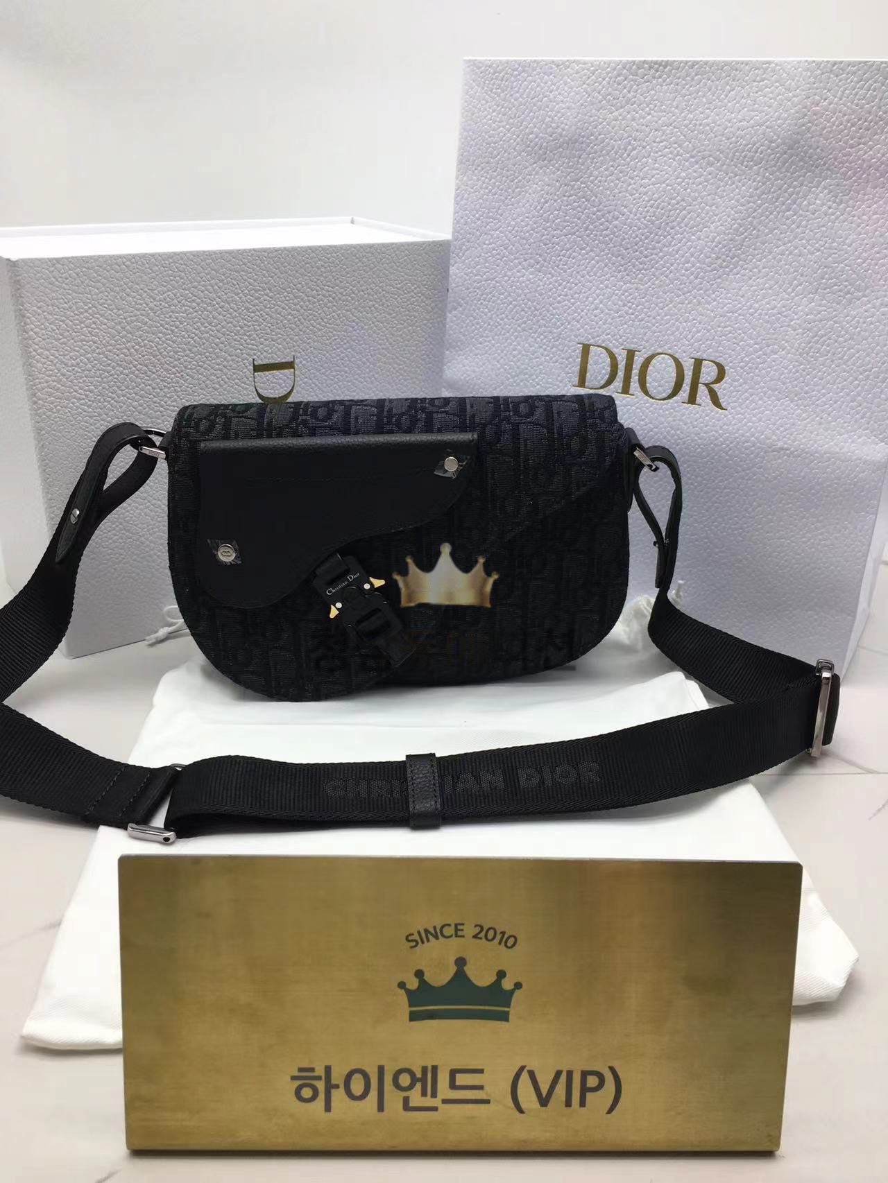 디올 새들 메신저백