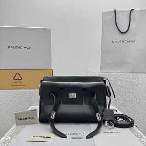 발렌시아가 벨 에어 지퍼 메신저 백 스몰
