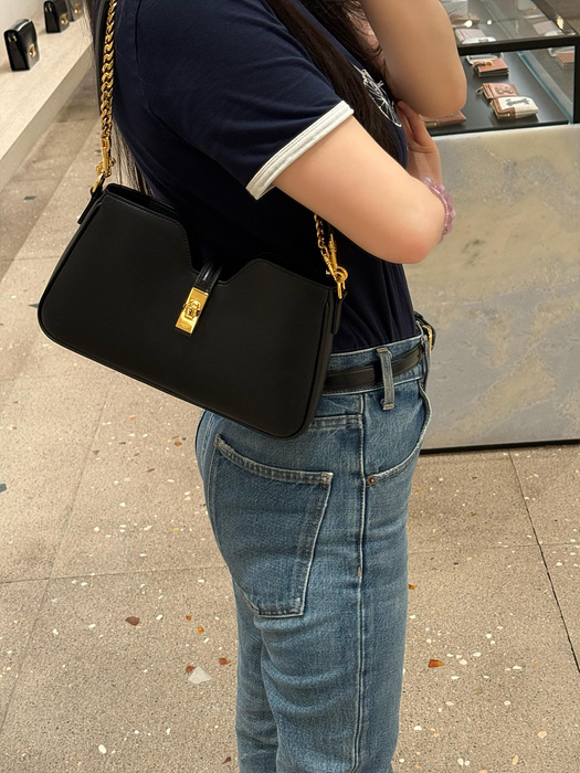 셀린느 소프트 16 까미유 숄더 백