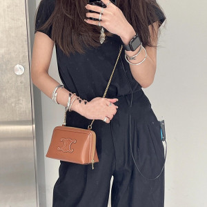 셀린느 퀴르 트리오페 체인 클러치