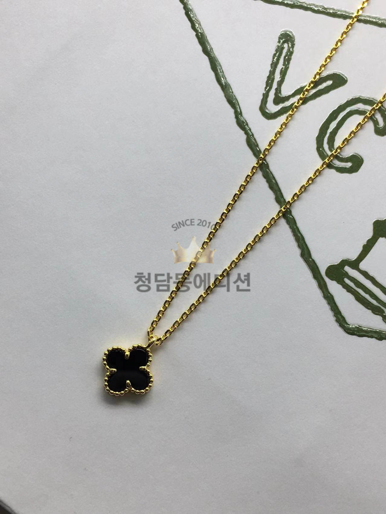 반클리프 앤 아펠 알함브라 목걸이 (스위트) (줄컬러 옐로우골드) (V-gold소재)