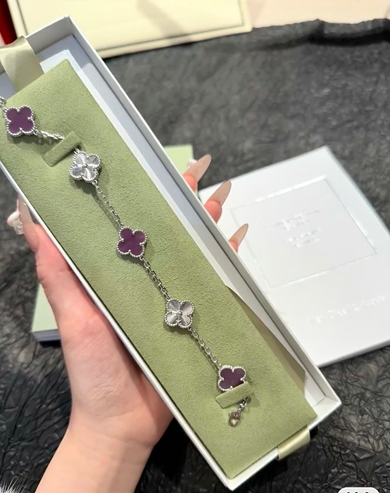 반클리프 알함브라 팔찌 (V-gold소재)