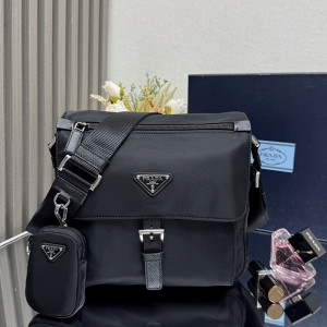 프라다 리나일론 숄더백 1BD994