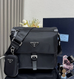 프라다 리나일론 숄더백 1BD994