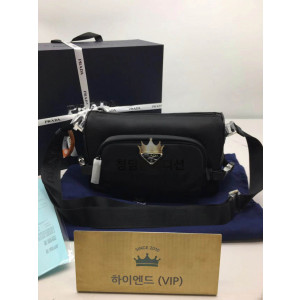 프라다 미디엄 리나일론 앤 사피아노 레더 숄더백 2VH192