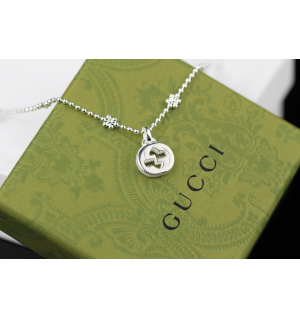 구찌 인터로킹G 목걸이