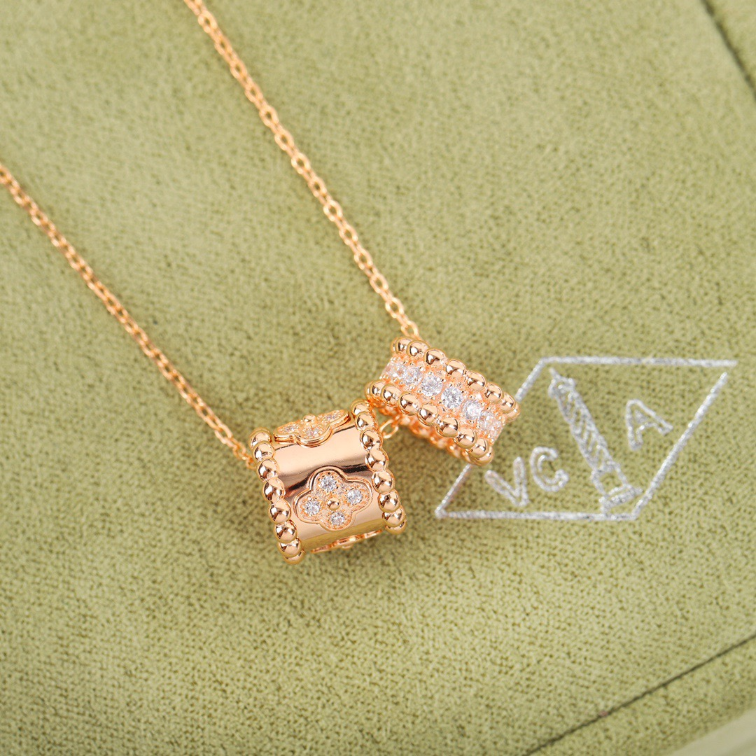 반클리프 빼를리 목걸이 (컬러 로즈골드)