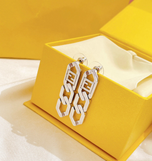 펜디 체인 귀걸이