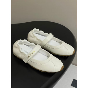 미우미우 플룸 발레리나 스니커즈 (컬러 아이보리)