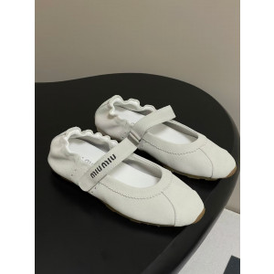 미우미우 플룸 발레리나 스니커즈 (스웨이드)