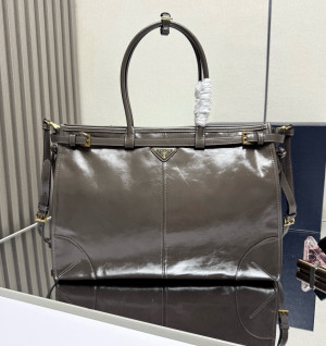 프라다 엑스트라 라지 가죽 핸드백 1BA439