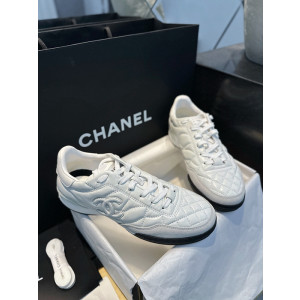 샤넬 퀼팅 레더 스니커즈