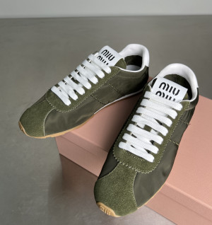 미우미우 플룸 스니커즈 (컬러 카키)