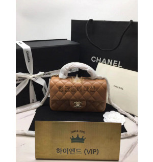 샤넬 클래식 뉴미니 탑핸들 플랩백
