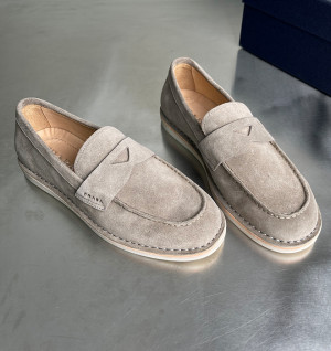 프라다 블리치드 스웨이드 로퍼 (남성용)