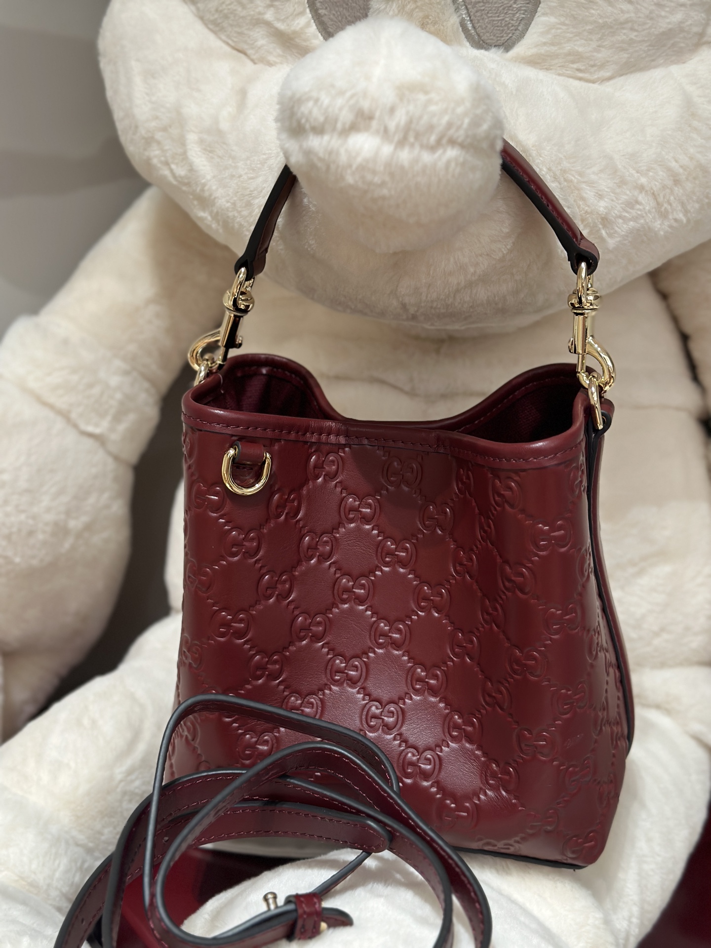 구찌 25FW 815118 GG앰블럼 스몰 버킷백