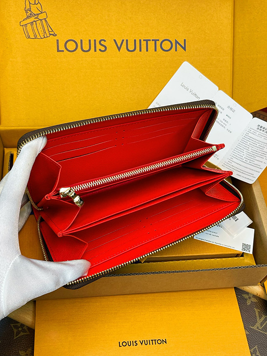 루이비통 지피 월릿 M41896 (내부 레드)