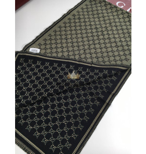 구찌 울 자카드 머플러