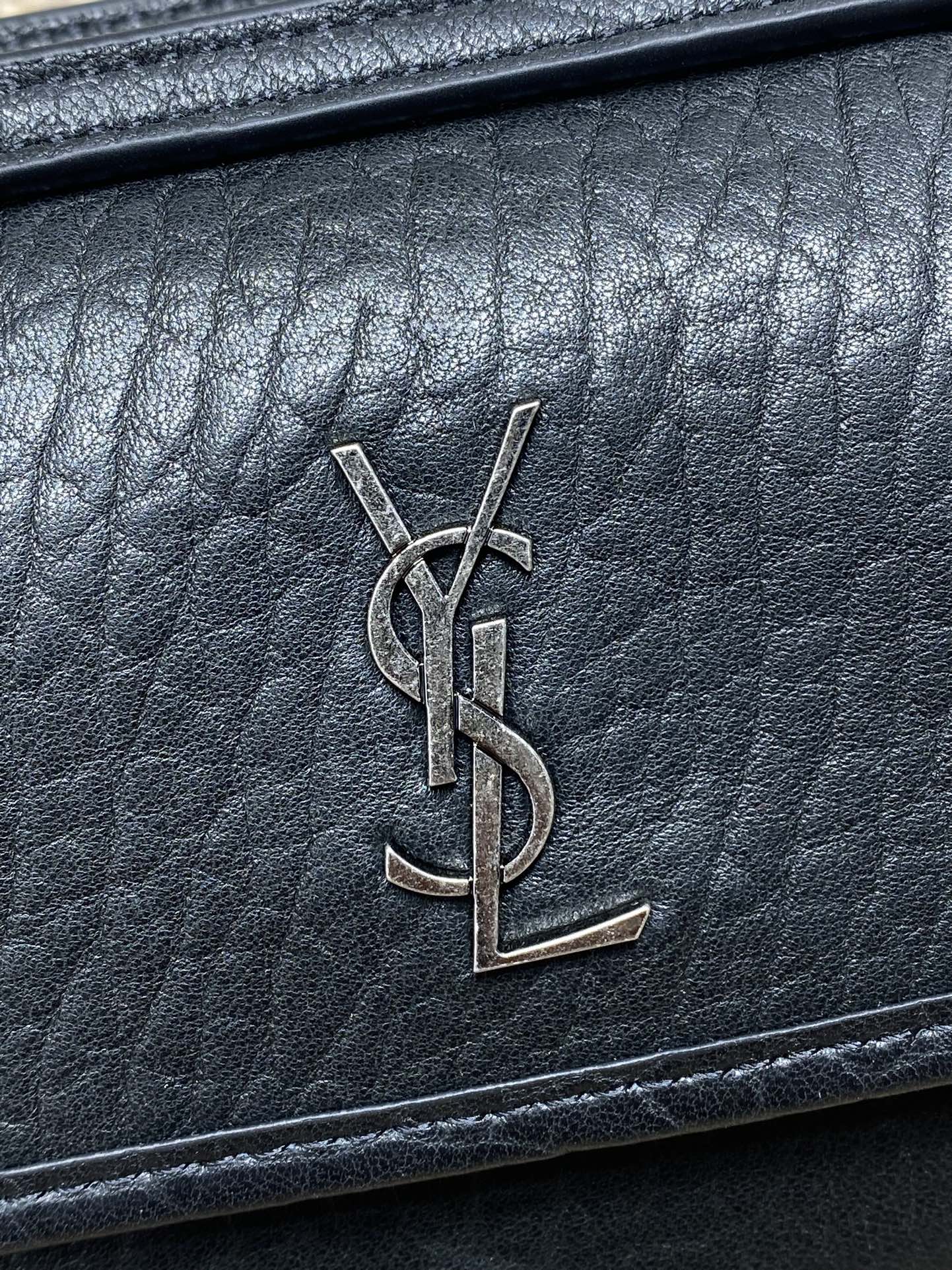 생로랑 그레인 램스킨 니키 미니백 체인 실버