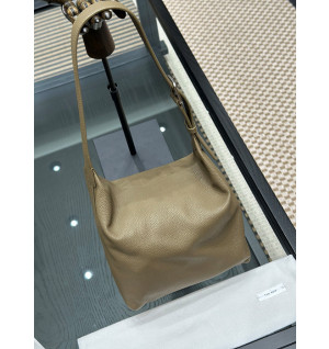 더 로우 이사백