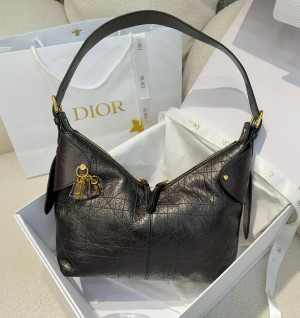 디올 보야지 voyage 미디엄 백 크링클 카프스킨