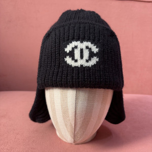 샤넬 CC 로고 이어플랩 니트 비니