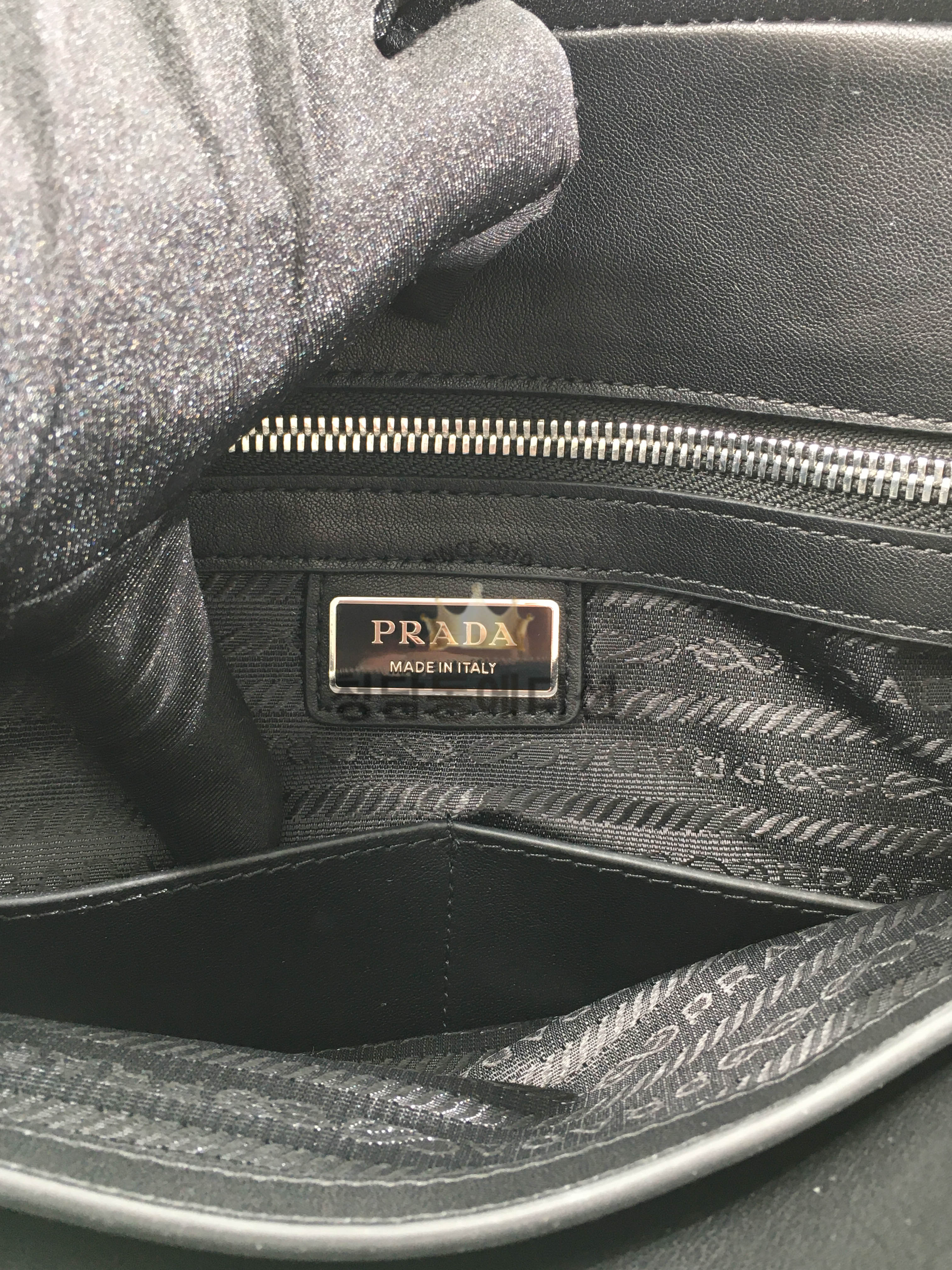 프라다 사피아노 레더 브리프케이스 숄더백 서류가방 2VE022 (기본 숄더끈.ver)