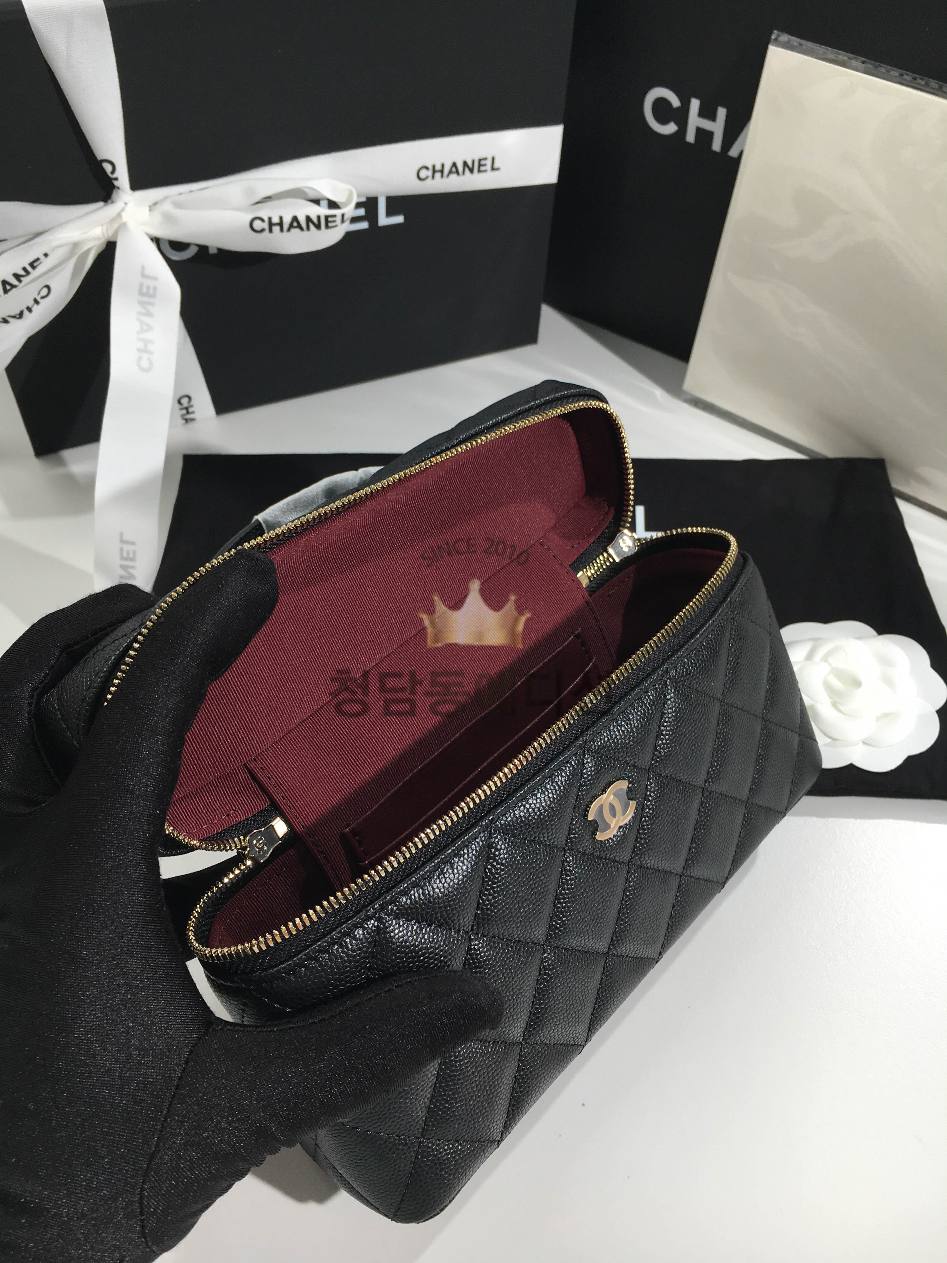 샤넬 탑핸들 포쉐트 베니티백 블랙 AP4385