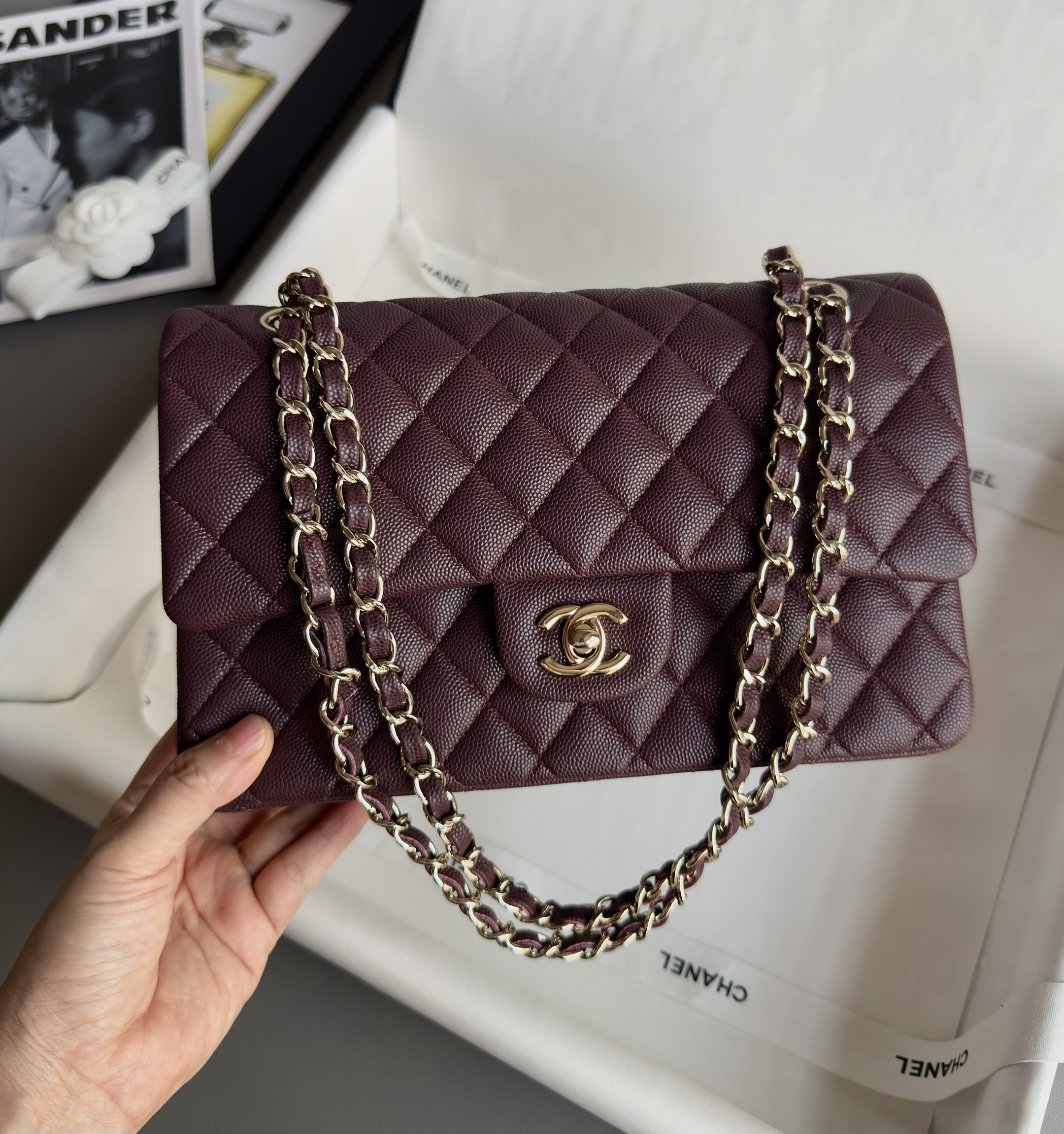 샤넬 클래식 캐비어 미디움 25.5cm (컬러 딥버건디)